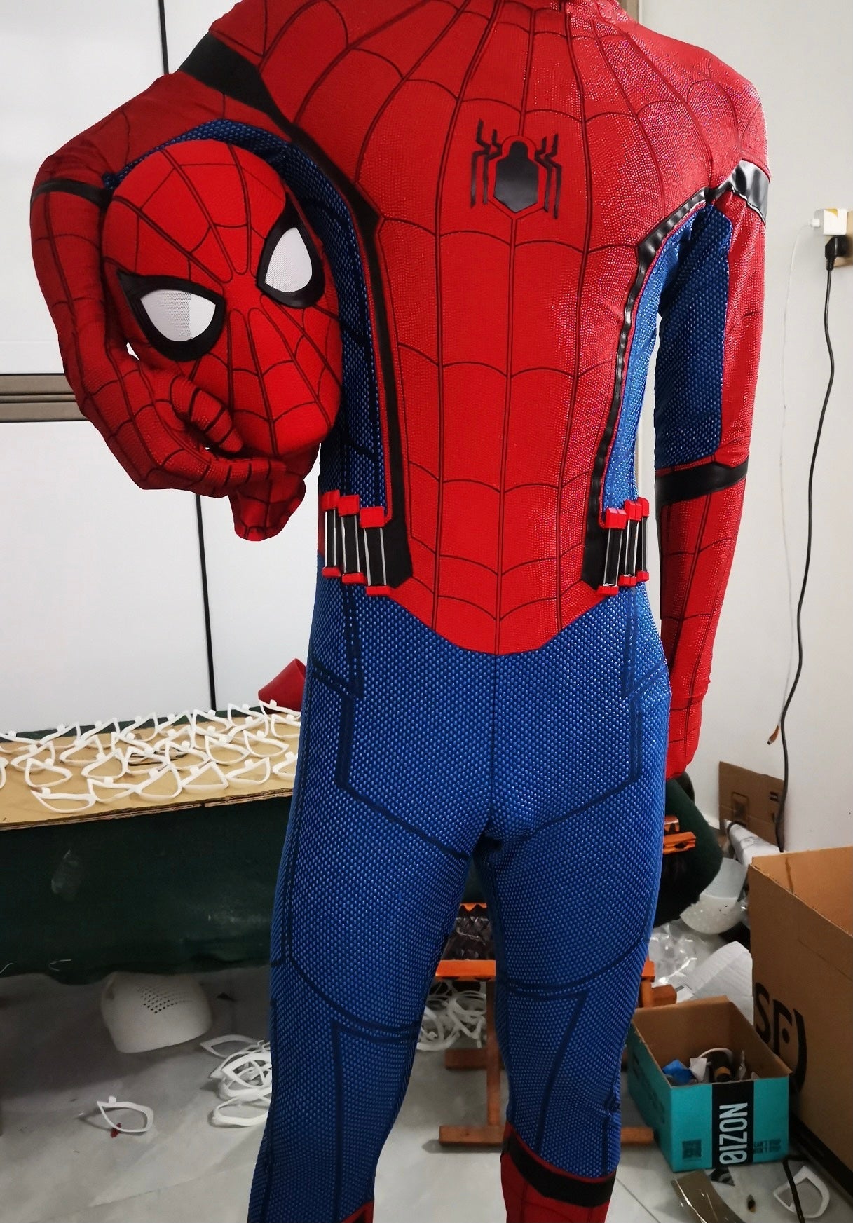 Handdrop Paint Suit with Face shell