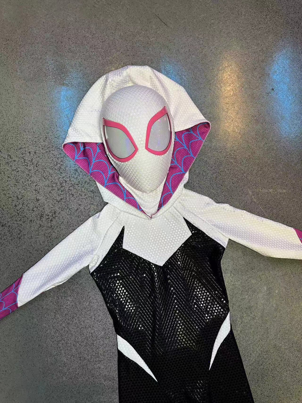 White&Pink Suit with Face shell