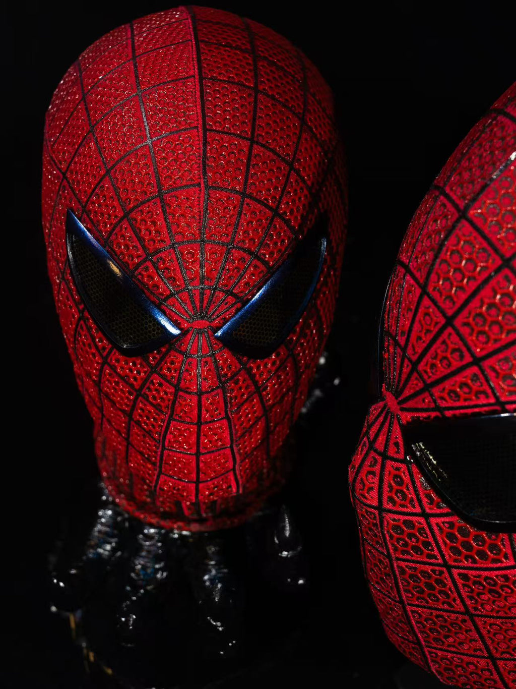 Raised Web V1 Mask Mini Version (Display only)