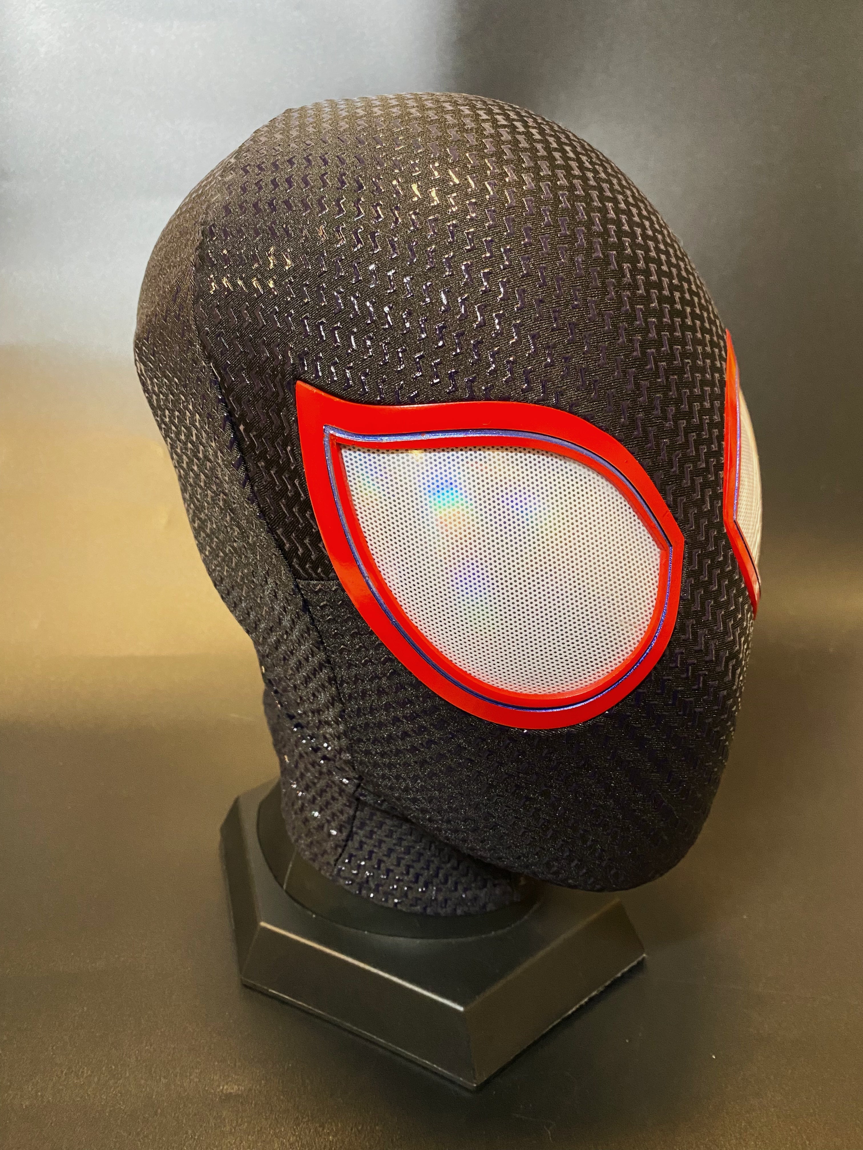 V1 Black-Red Mask With Face Shell (Small Lenses)